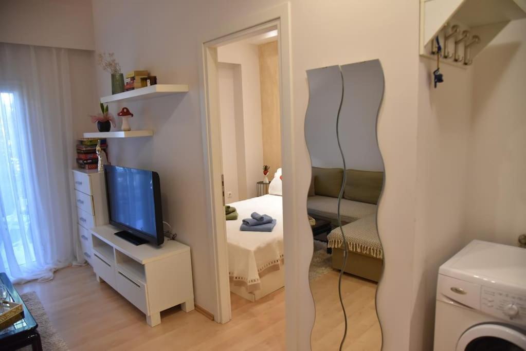 Tiny Treasure Apartment Атина Екстериор снимка