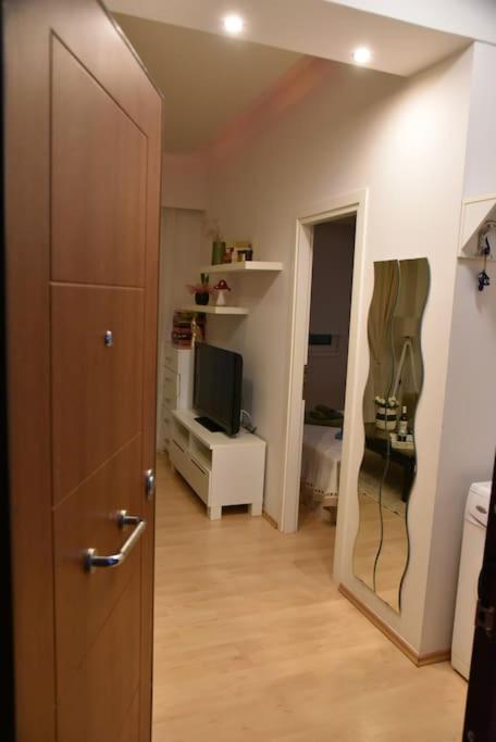 Tiny Treasure Apartment Атина Екстериор снимка