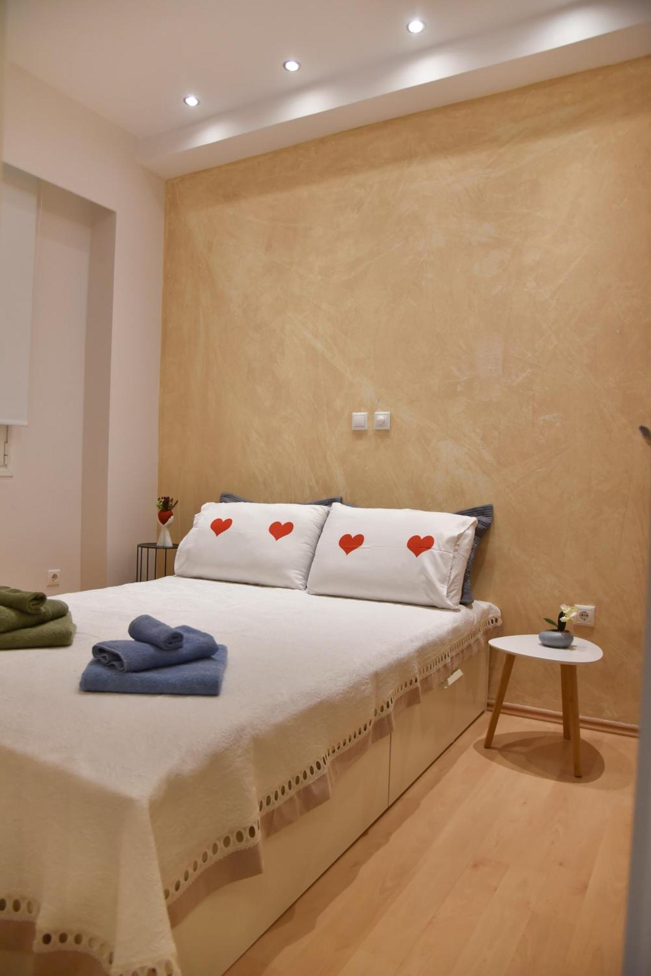 Tiny Treasure Apartment Атина Екстериор снимка