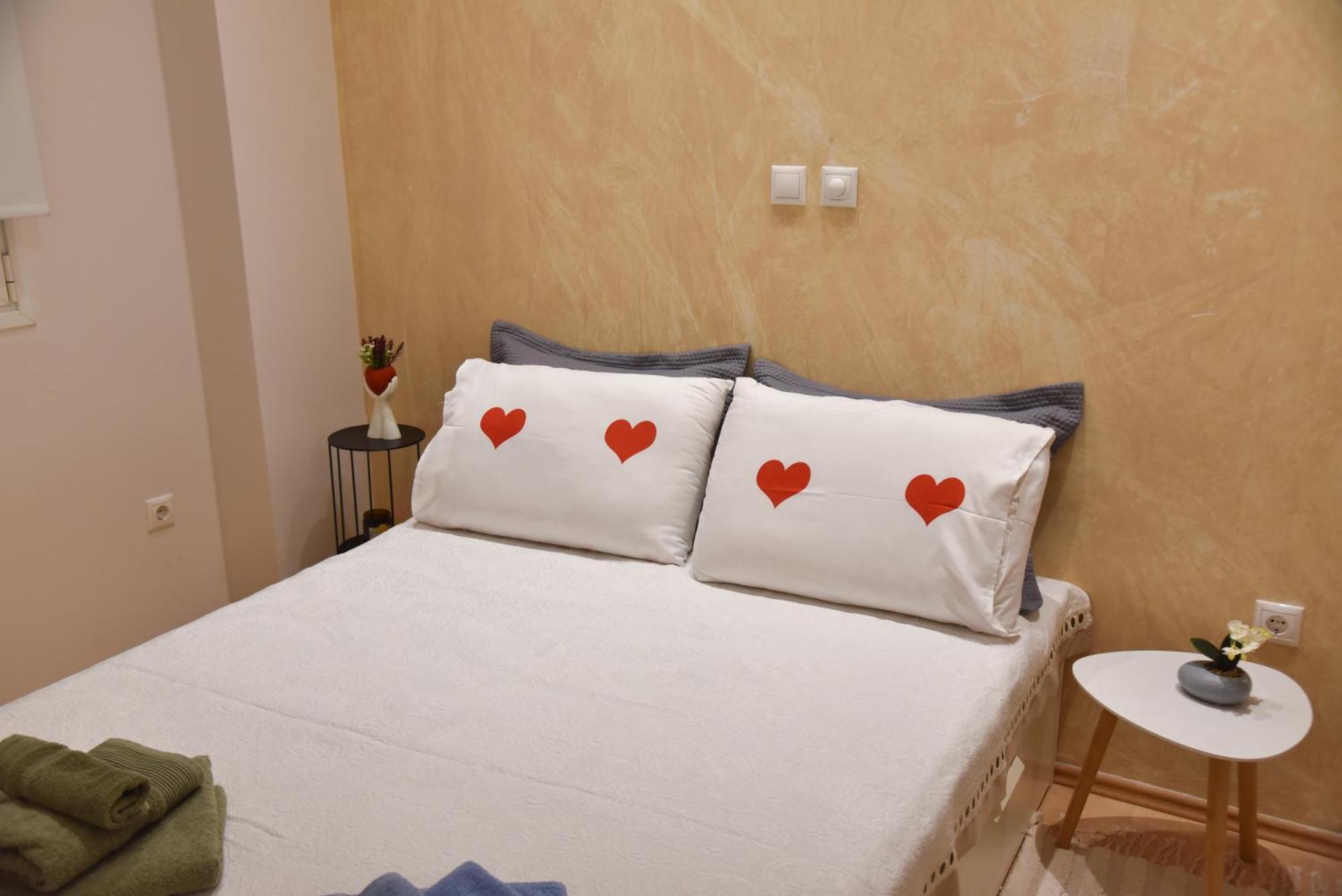 Tiny Treasure Apartment Атина Екстериор снимка